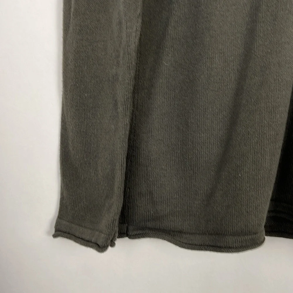 Eddie Bauer v-neck sweater long sleeve in dark army green SP - Picture 4 of 8